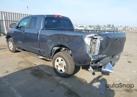 2008 Toyota Tundra Base 4.7L V8 z USA, uszkodzony, nr VIN 5TFRT54188X024810